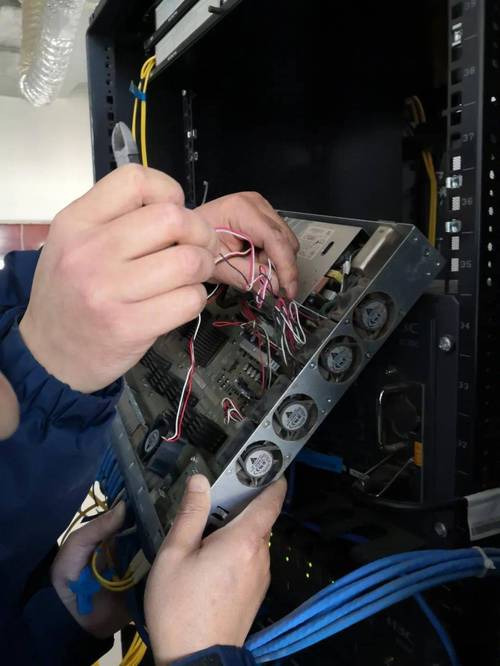 云端筑梦，匠心守护——记红塔集团楚雄卷烟厂信息技术开发维护团队